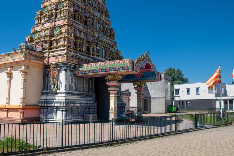 Ratham optocht bij de Ganesh Tempel