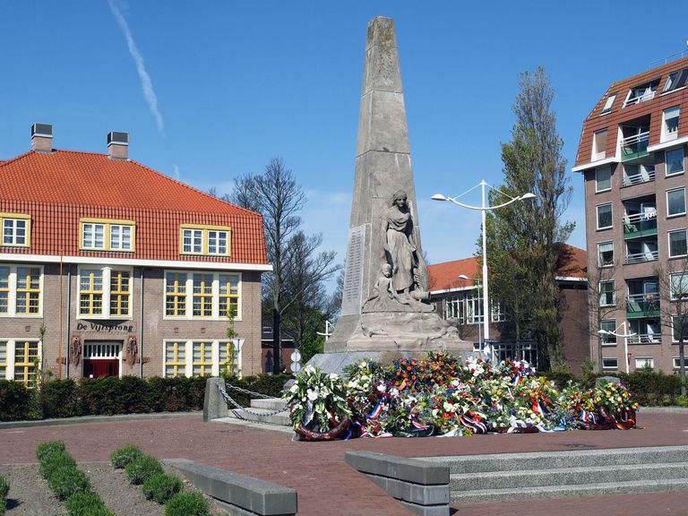Herdenking WOII capitulatie Japan bij Monument De Vijfsprong
