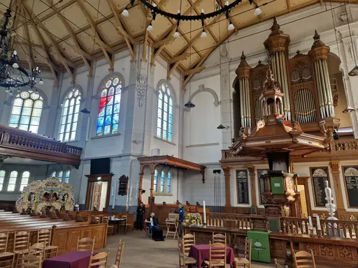 Draaiorgel de Frans Hals samen met het Witte Kerkorgel in de Grote Kerk