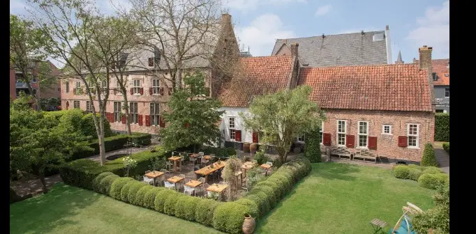 Foto van Kloostertuin
