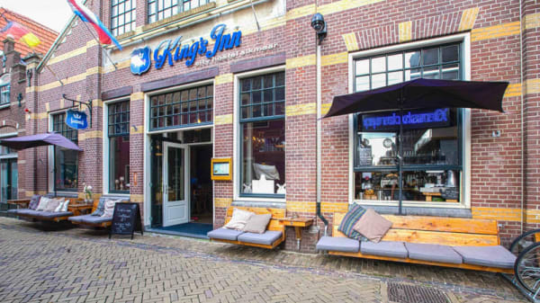 King’s Inn City Hostel & Hotel