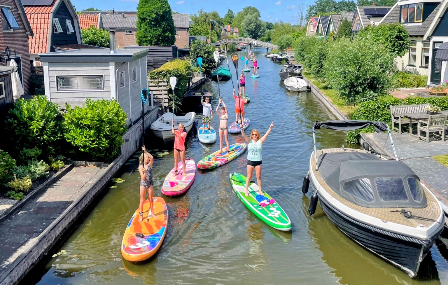 Sup sport voor kinderen op het water in Broek op Langedijk