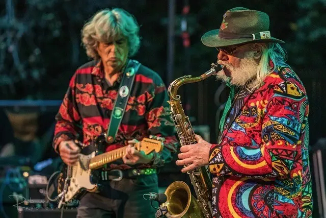  Livin' Blues