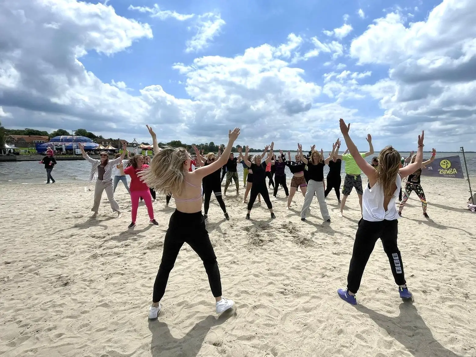 Zumba met FunkyFit Zumba op Strandeiland Harderwijk