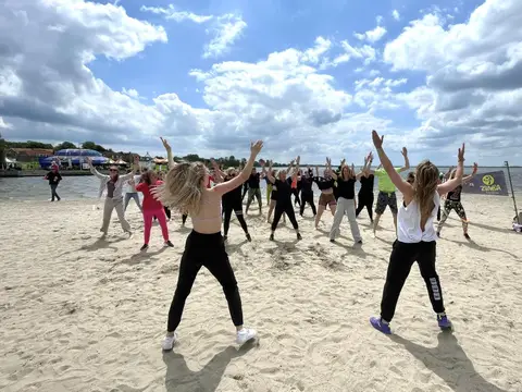 Zumba met FunkyFit Zumba op Strandeiland Harderwijk