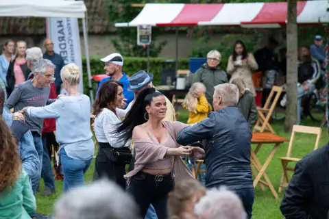 Salsadansen Aaltjesdagen Harderwijk
