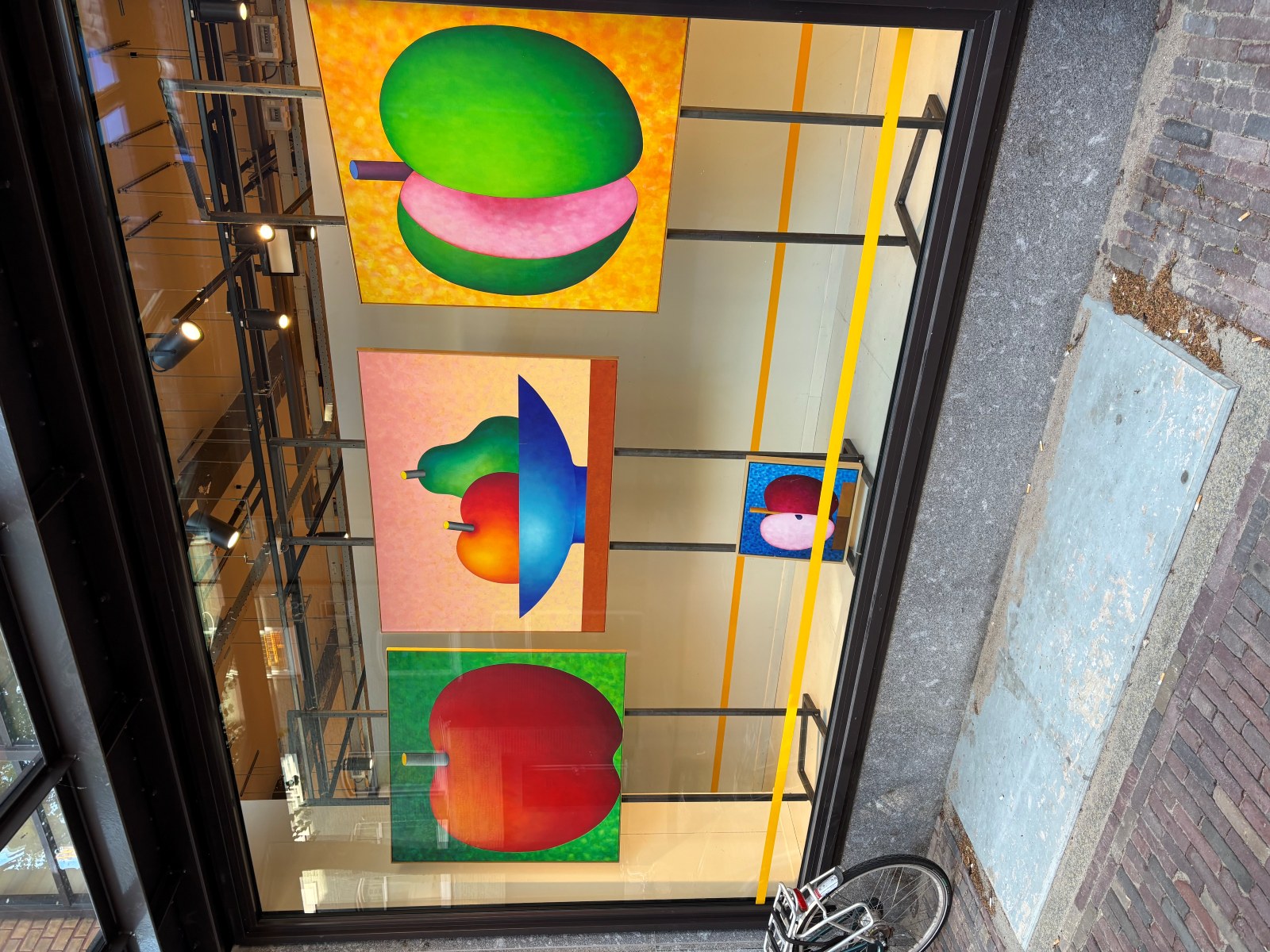Raamexpositie Noni Plomp