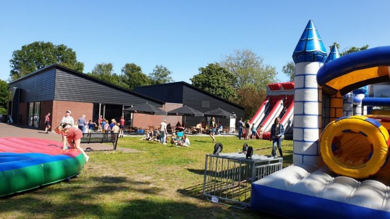 Jeugd zeskamp bij Wijkvereniging Groeneweg