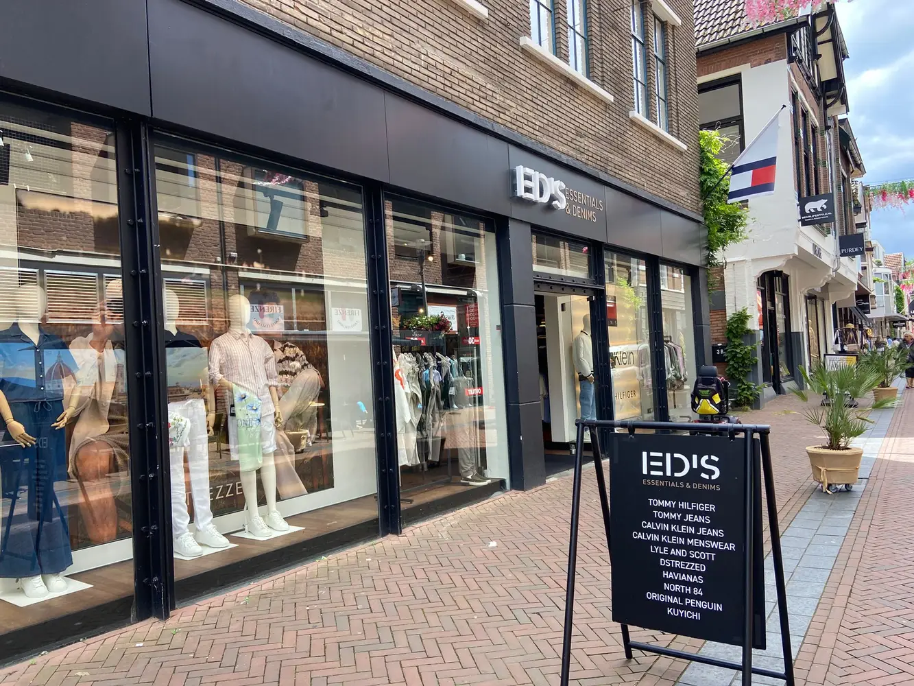 ED’S Essentials & Denims