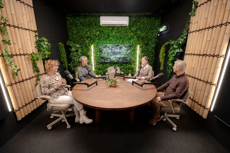 Foto van The Podcast Garden
