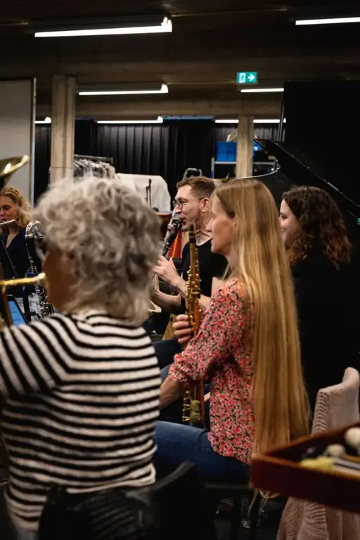 Orkest De Ereprijs speelt Aardlek