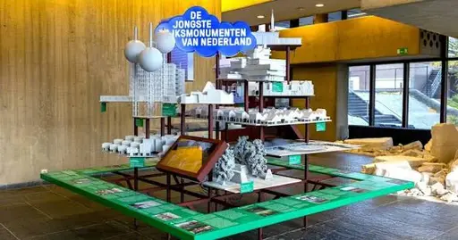 Reizende expo Post ’65