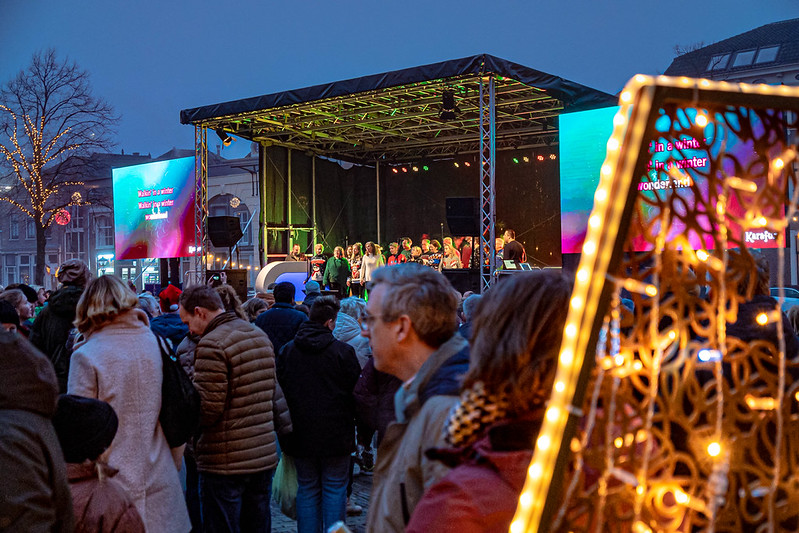 Massale Kerst Sing-a-long  op de Platte Stenenbrug