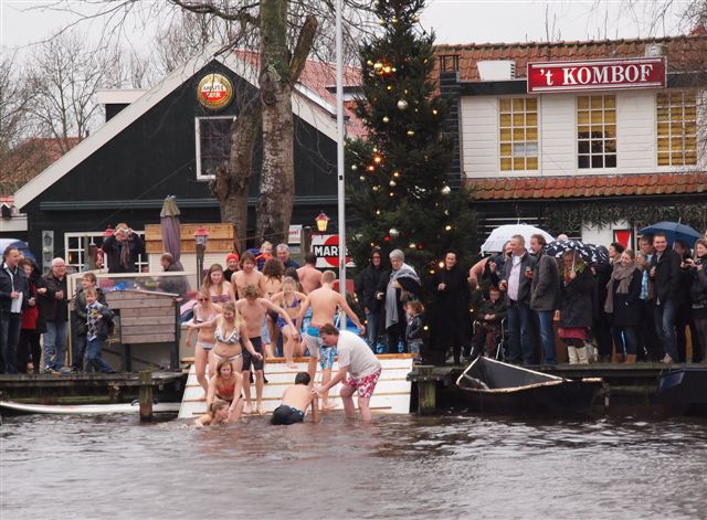 Nieuwjaarsduik De Woude